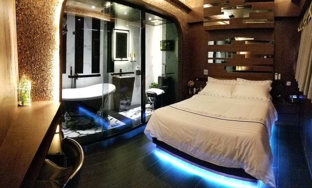 Star City Hotel 14/34