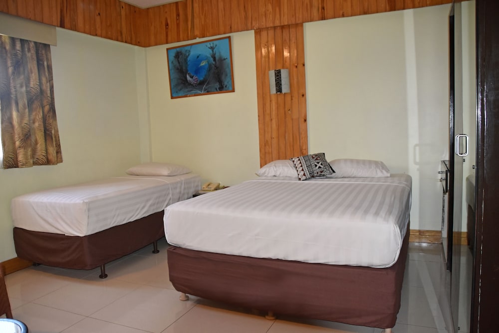 Grand Melanesian Hotel 24/50