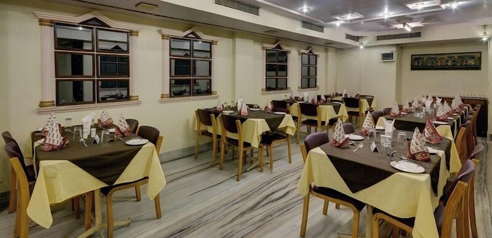 Hotel Kanchandeep 29/38