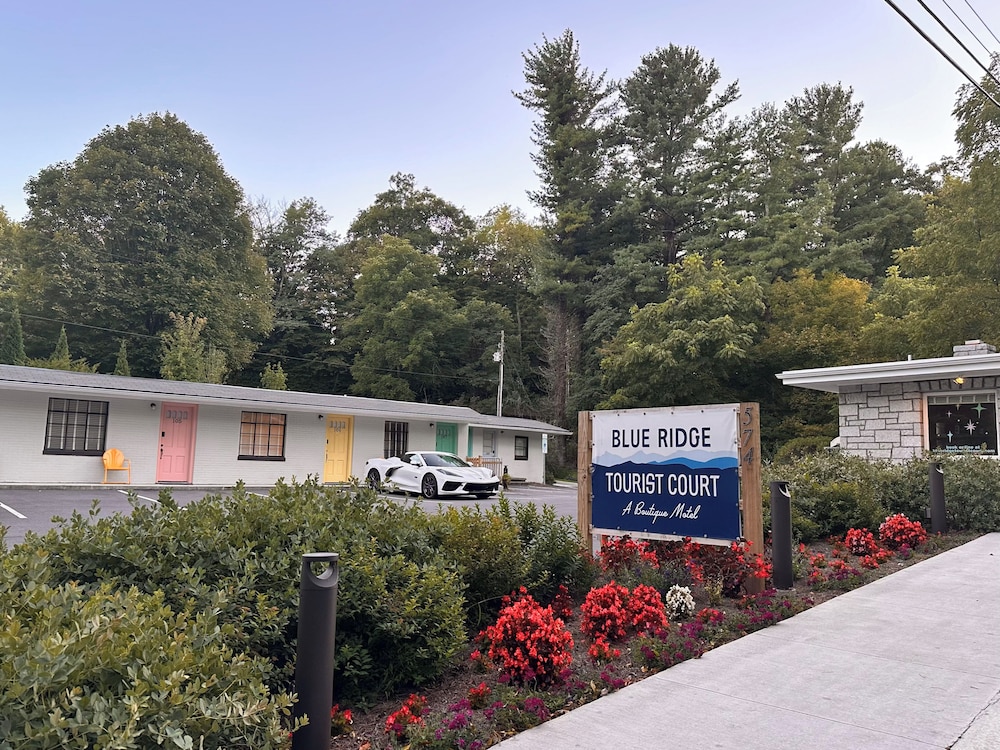Blue Ridge Tourist Court 37/50
