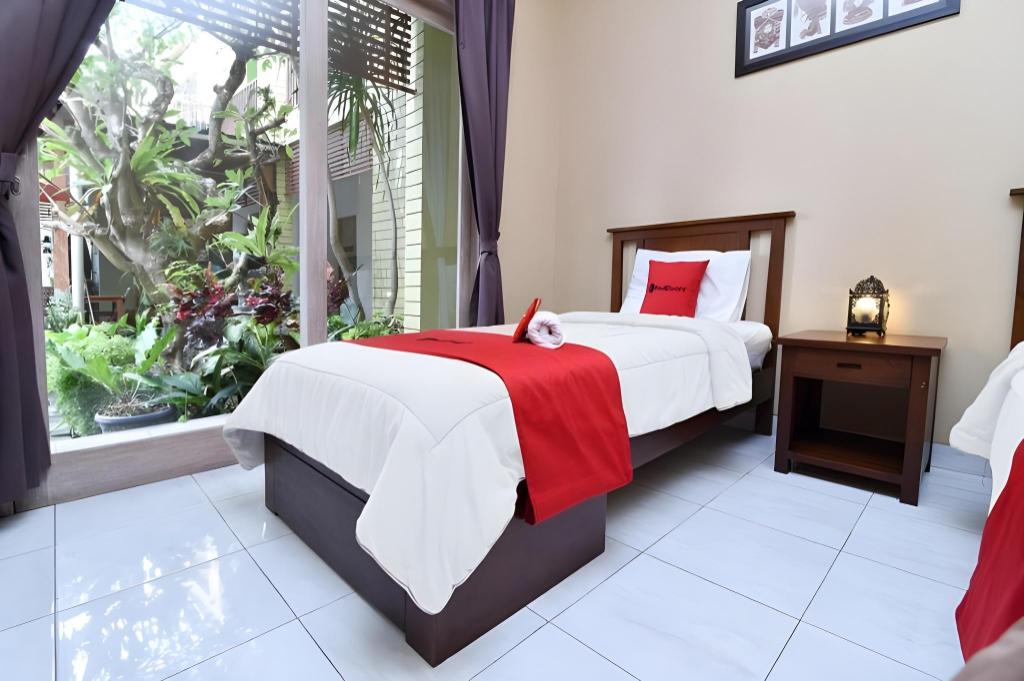 Reddoorz Near Pantai Sanur Bali 23/44