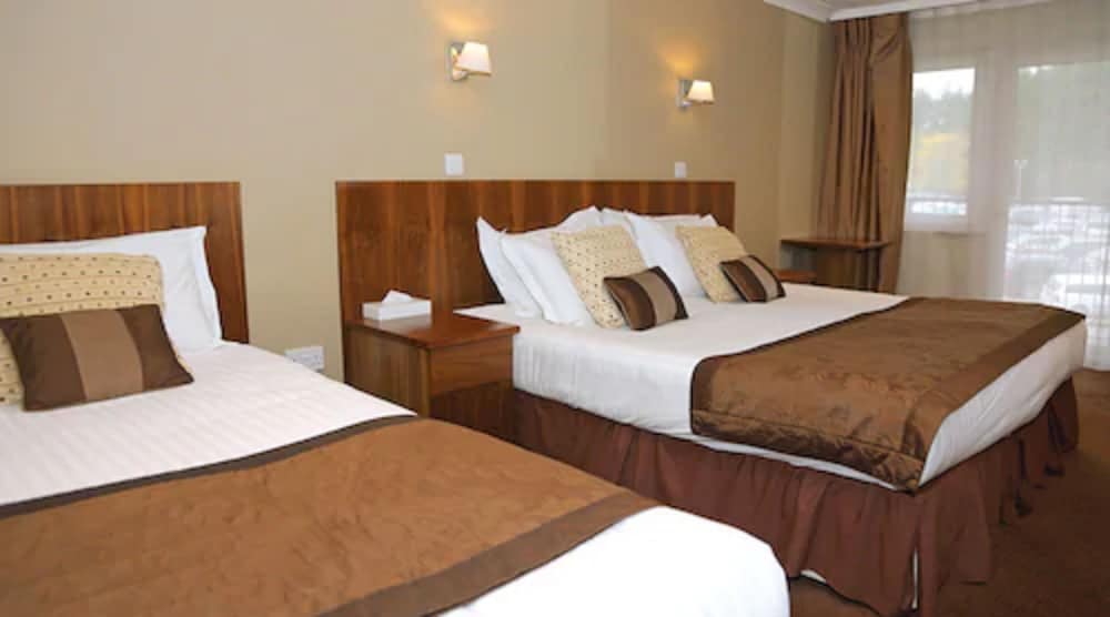 Stoke By Nayland Hotel 16/80