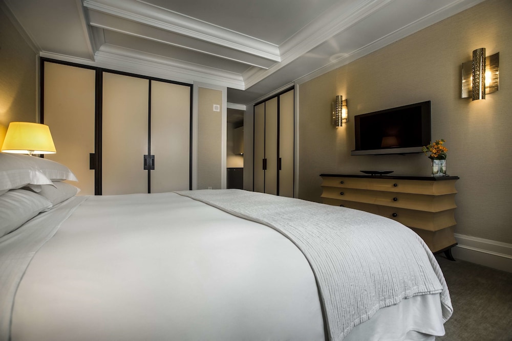 The Mark Hotel 23/80