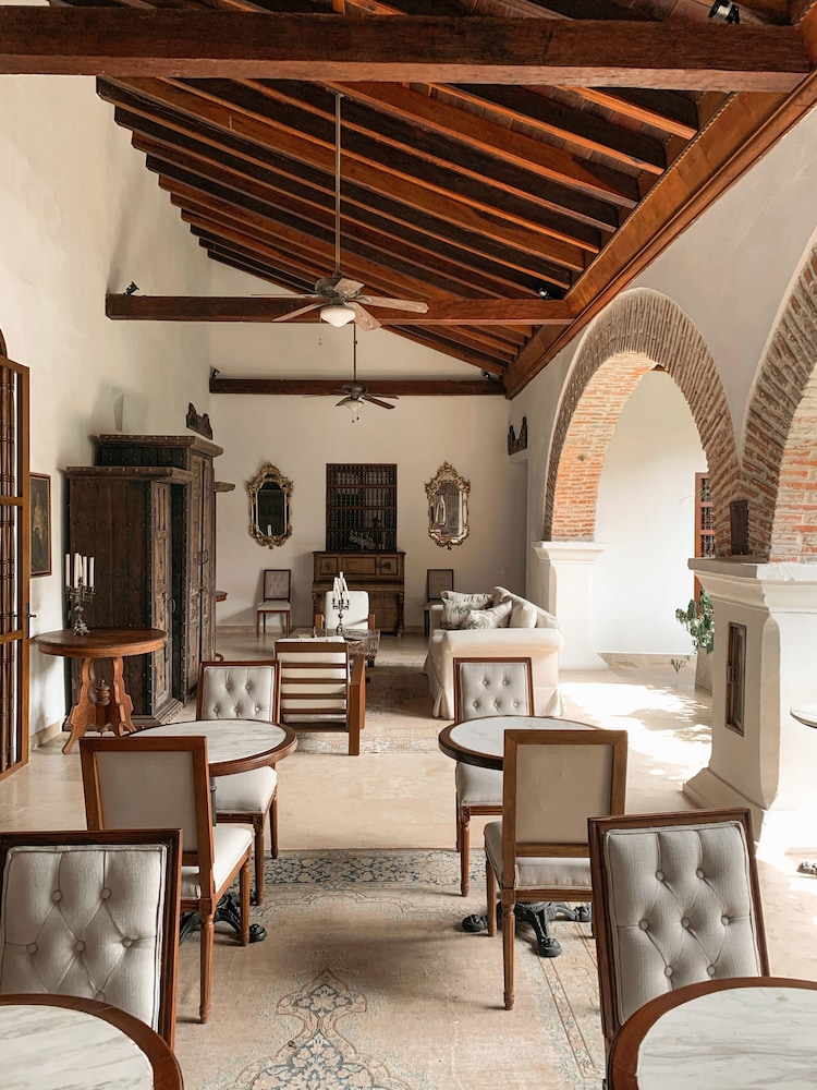Casa Del Arzobispado Hotel 51/69