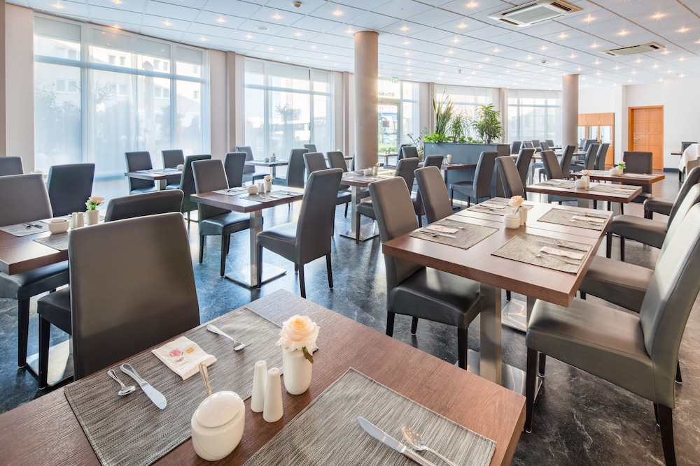 Airways Hotel Frankfurt Airport West 32/50