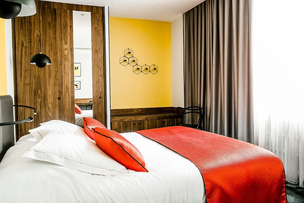 Hostellerie Du Chapeau Rouge 12/49