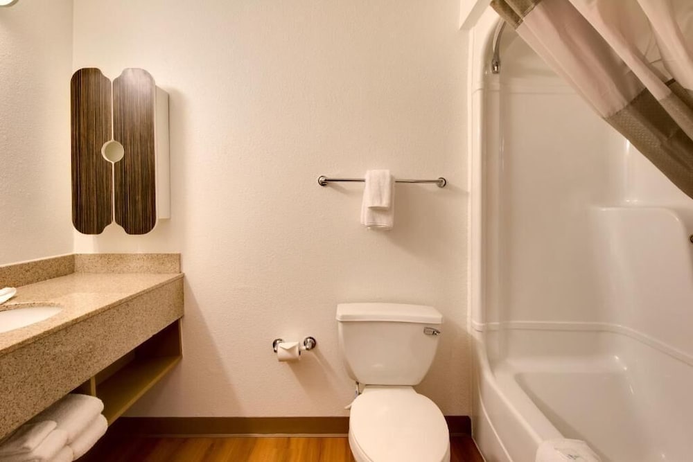Motel6 Brownsville, TX 66/70