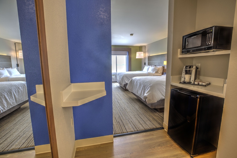 HOLIDAY INN EXPRESS ROCHELLE 23/71