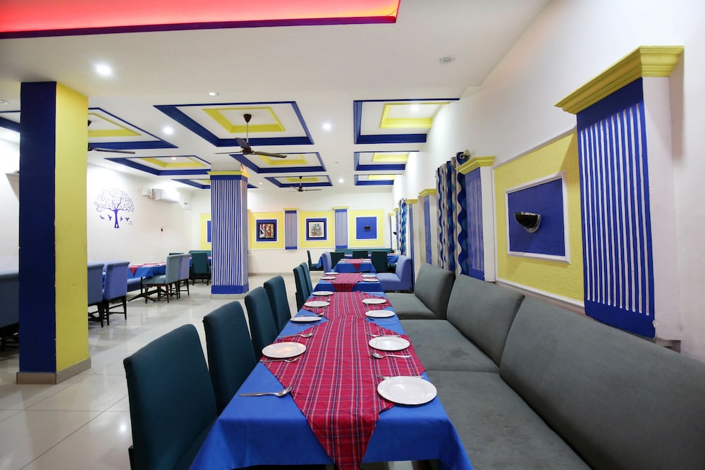 Oyo 4256 Hotel Rajmahal 14/16