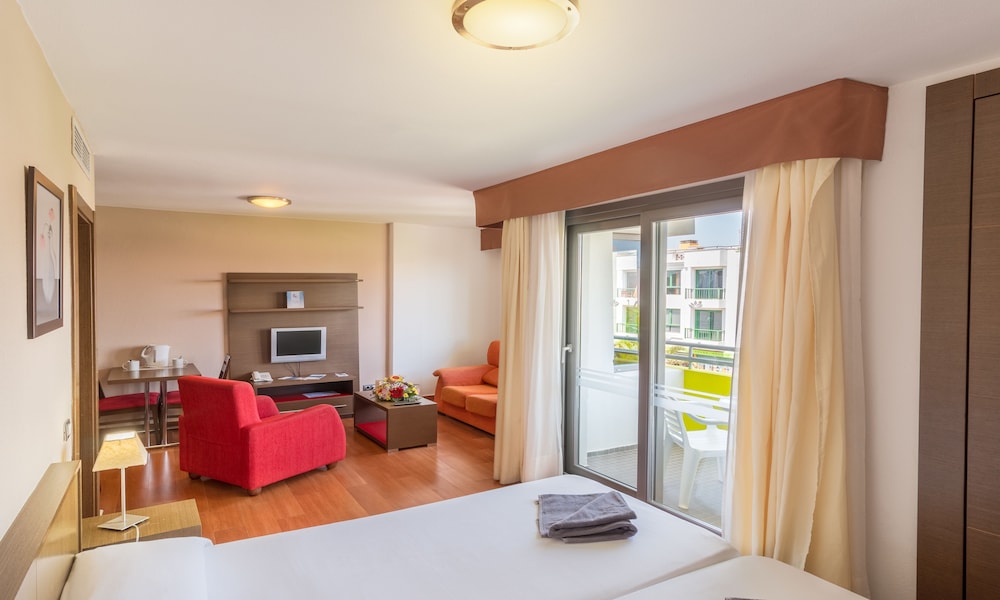 Hotel LIVVO Corralejo Beach 30/70