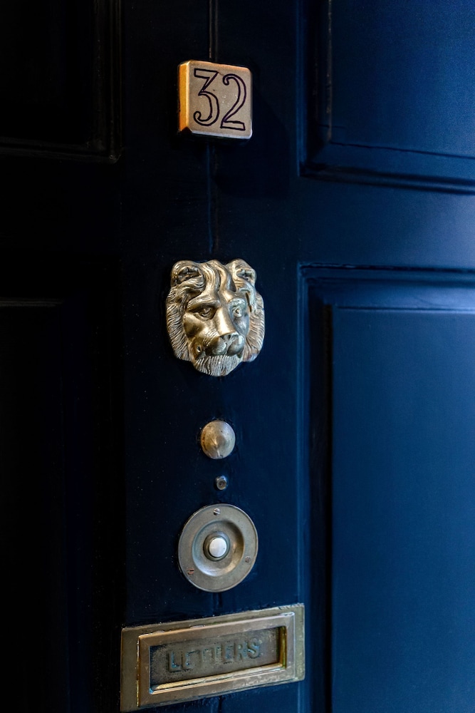 Clifden House by Nina 31/36
