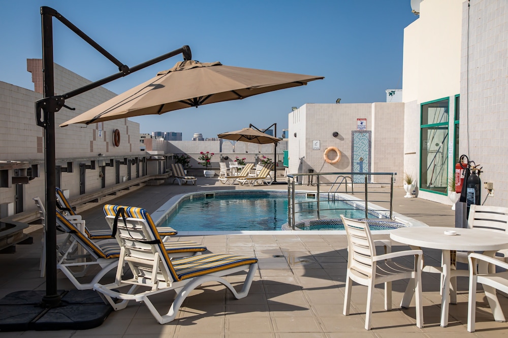 Wescott Pearl Hotel Apartments L.L.C 26/32