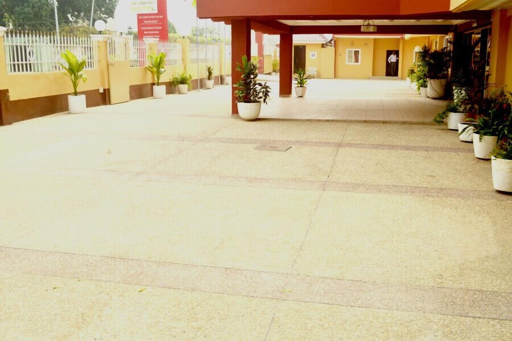 Golden Key Hotel 46/50