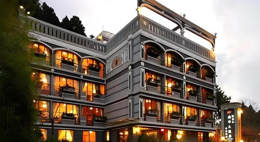 Ali-Shan Kaofeng Hotel 9/36