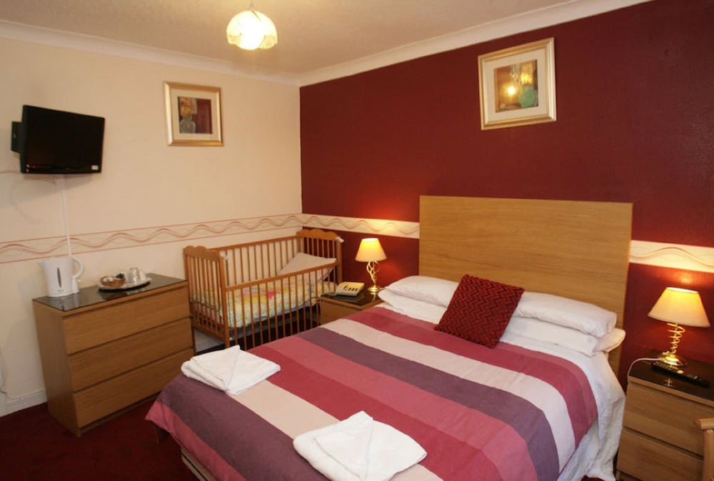 CLIFTON HOTEL 10/43