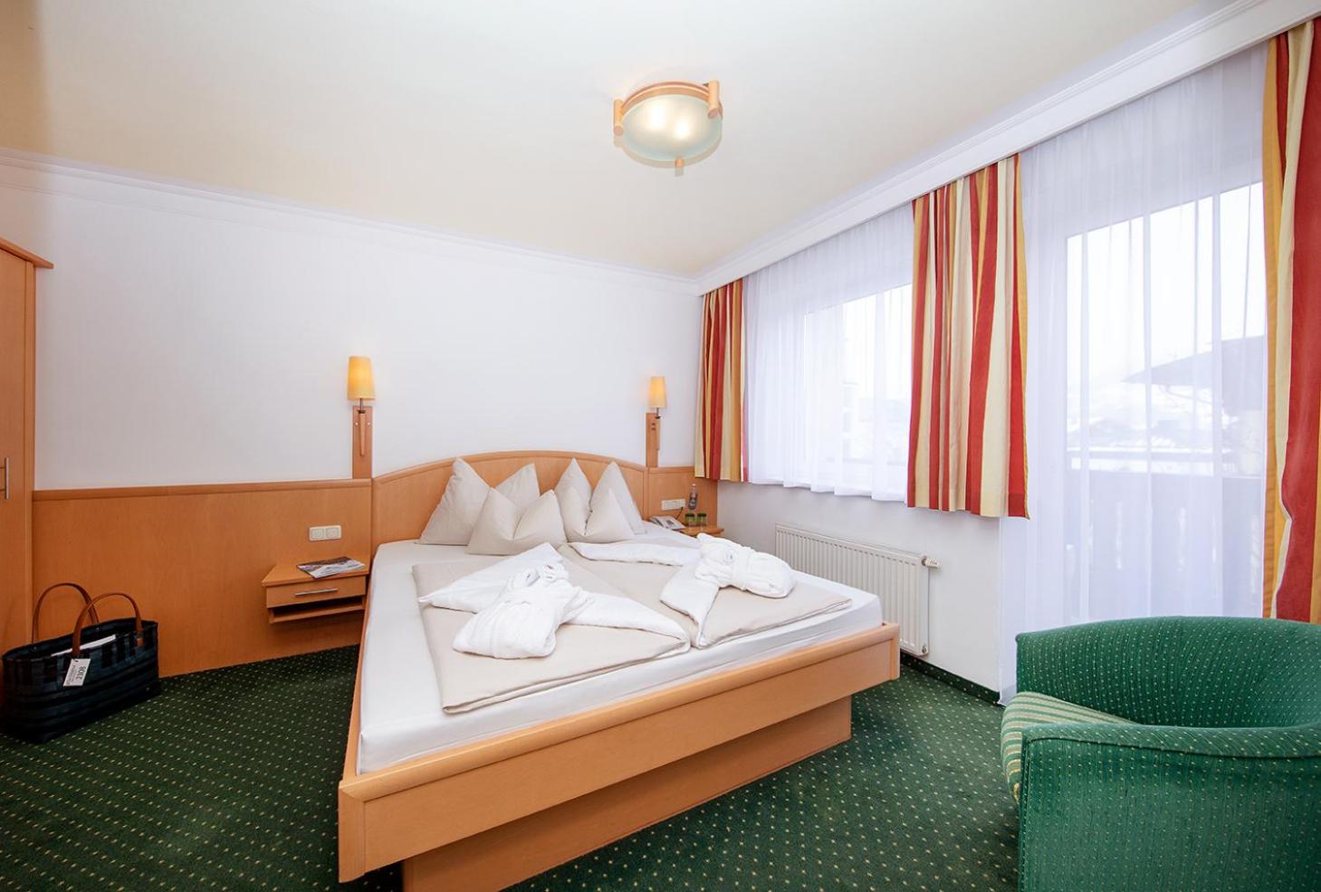 STANDARD, DOUBLE BED