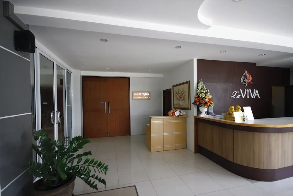 La Viva Hotel 5/30