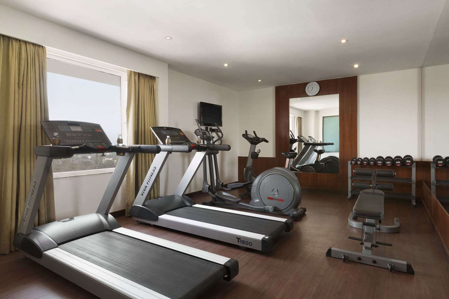 Ramada by Wyndham Ahmedabad 25/46