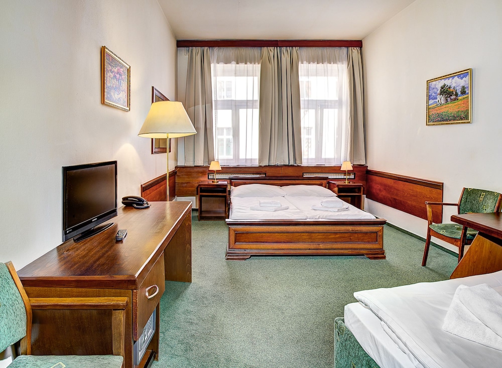 Three Crowns Hotel 23/55