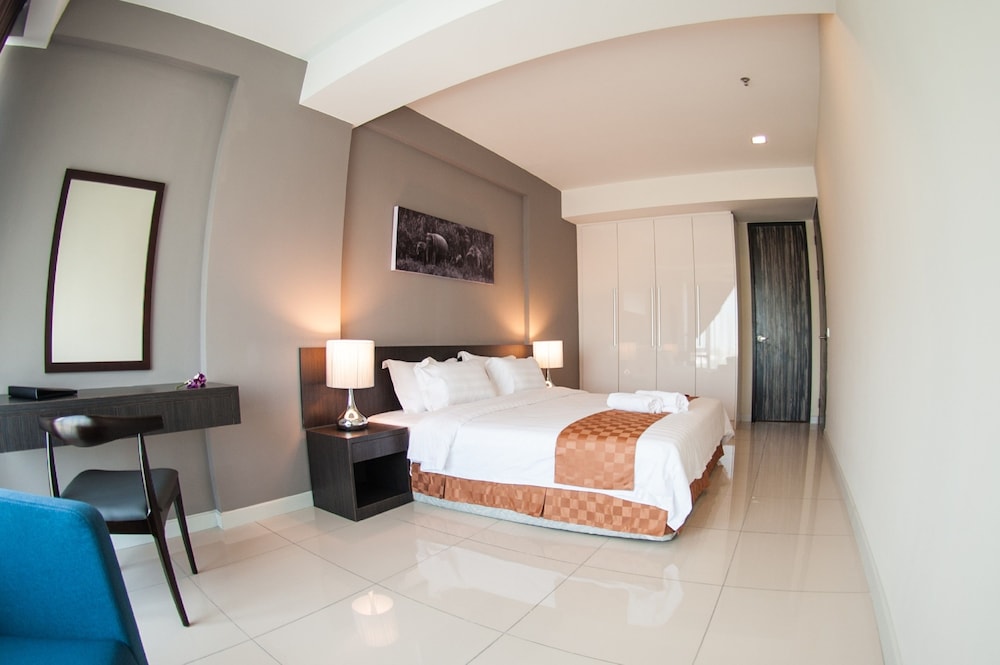 2 BEDROOMS, EXECUTIVE, SUITE