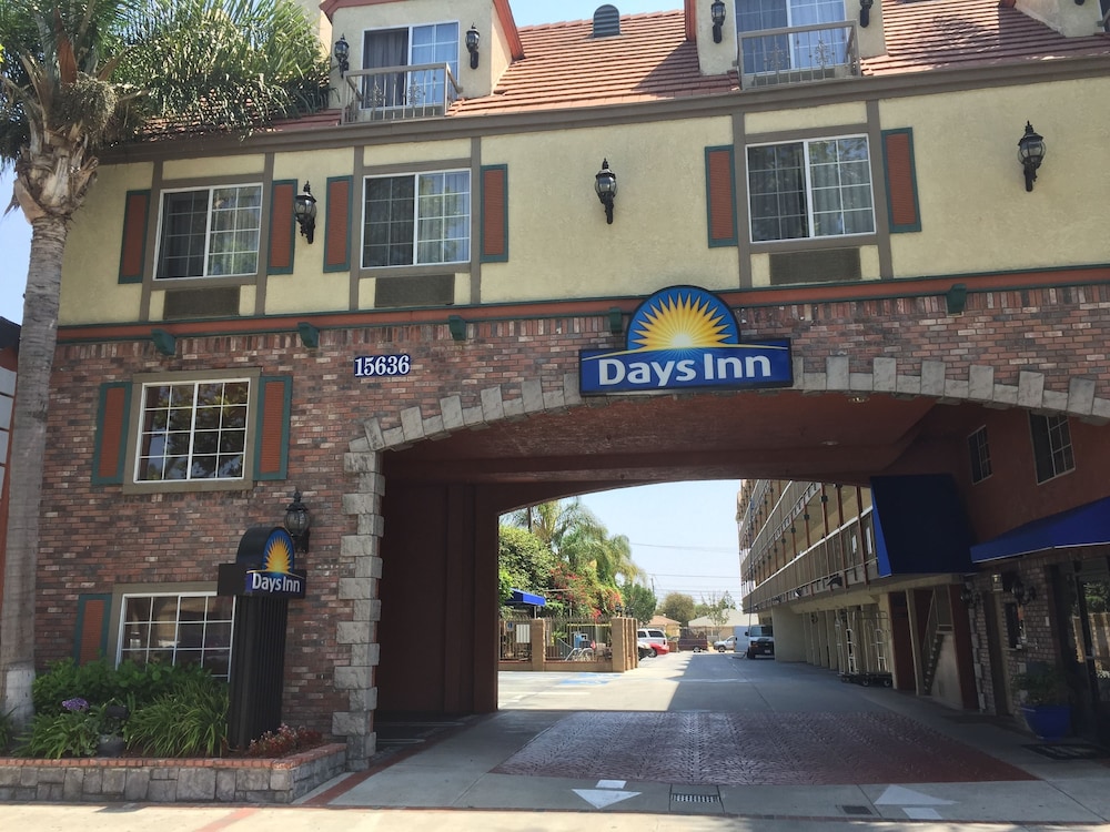 Days Inn By Wyndham Los Angeles Lax Redondo Manhattan Beach 9/56