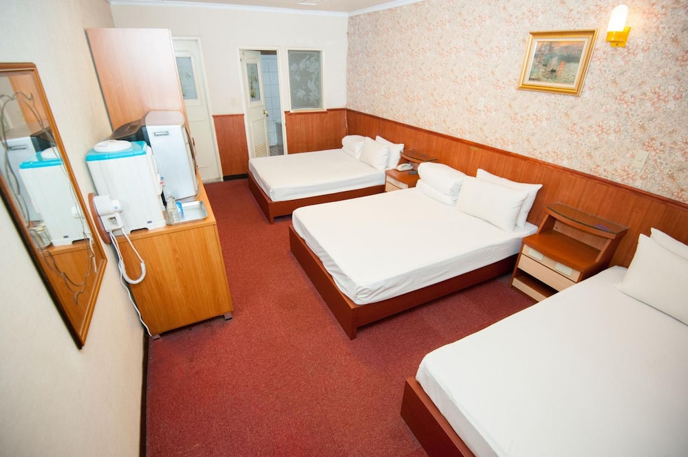New May Flower Hotel 5/32