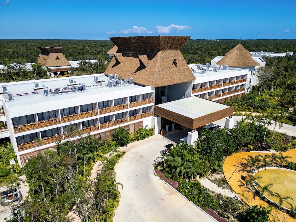 Hotel Mundo Maya 4/50
