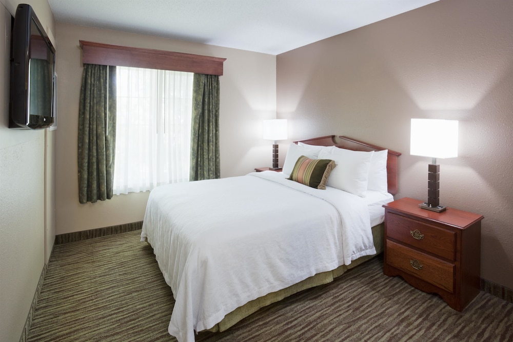 GrandStay Residential Suites - Eau Claire 9/49