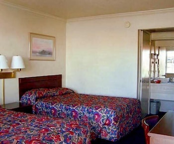 Economy Inn Monterey 19/31