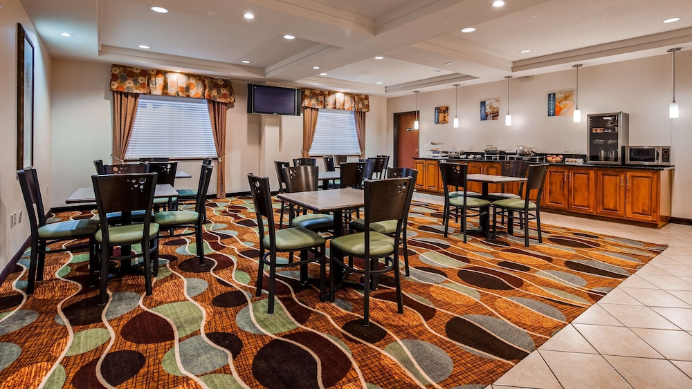 Best Western Executive Inn Jacksonville TX 20/23
