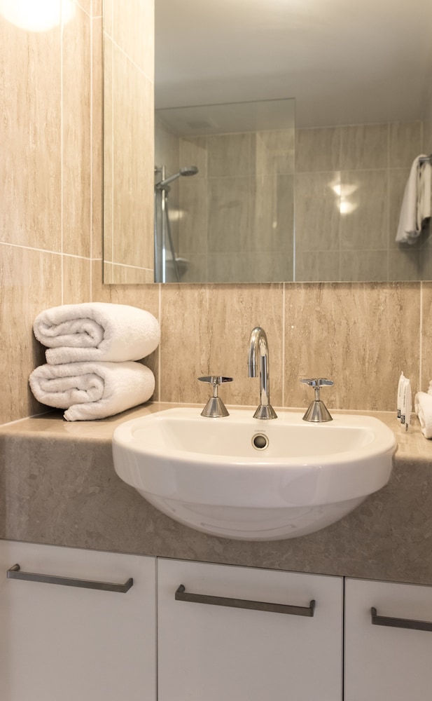 Noosa Pacific Riverfront Resort 50/50
