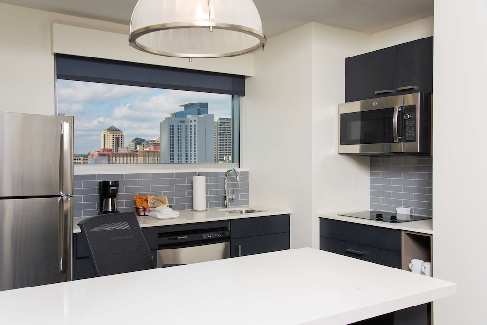 Hyatt House Austin Downtown 13/68