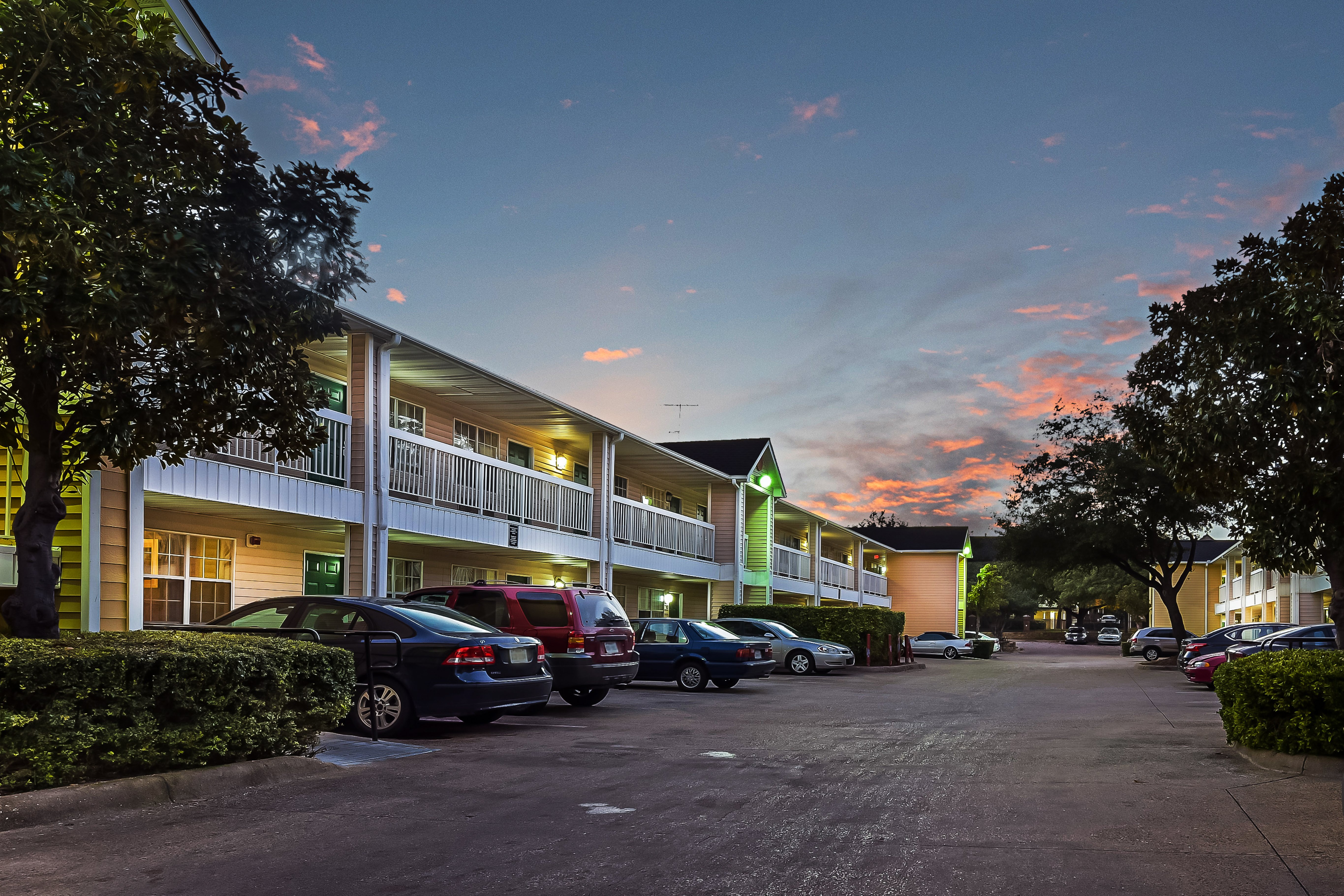 Hometowne Studios Dallas - North Addison/Tollway 12/16