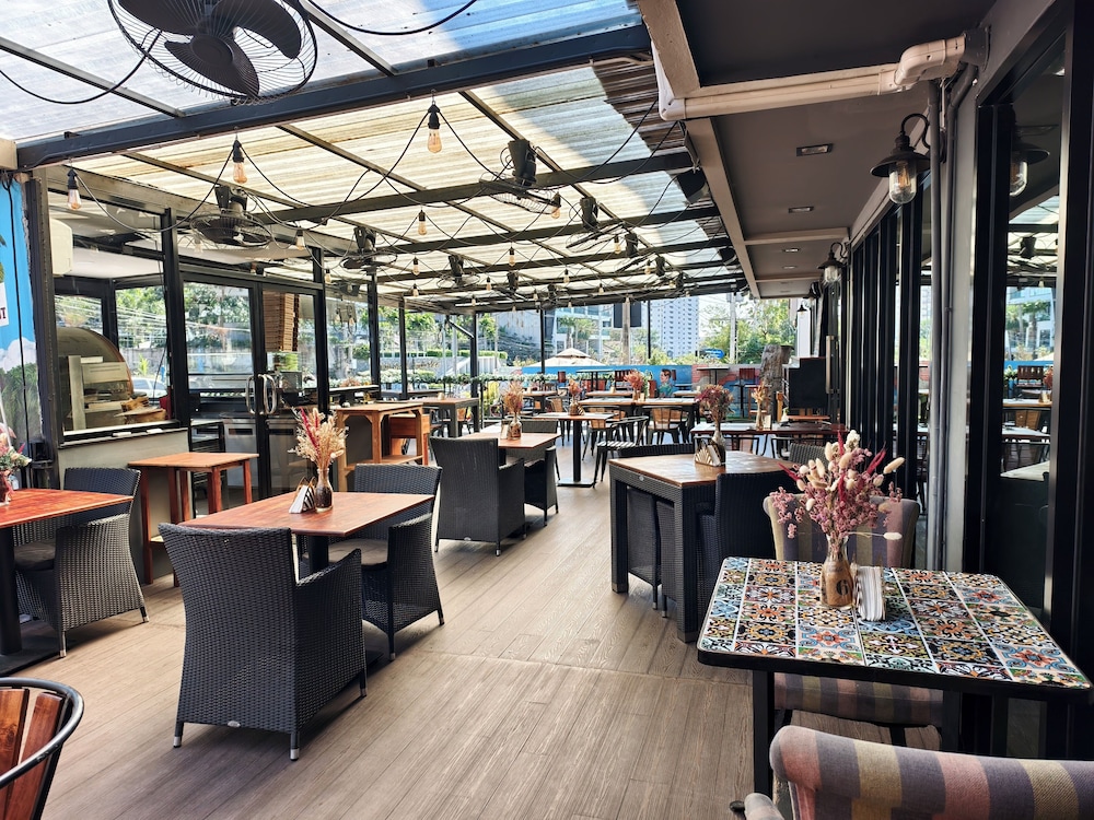 Frankie's Inn 30/49