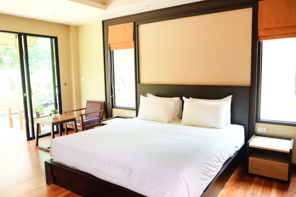 VILLA, KING BED, BATHTUB
