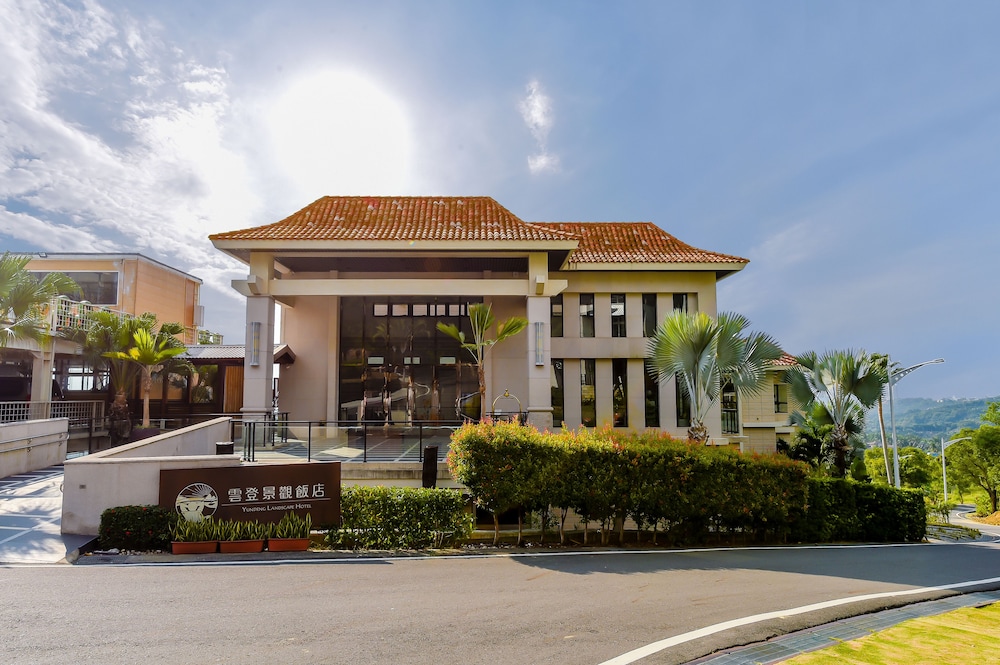 Yundeng Landscape Hotel 50/62