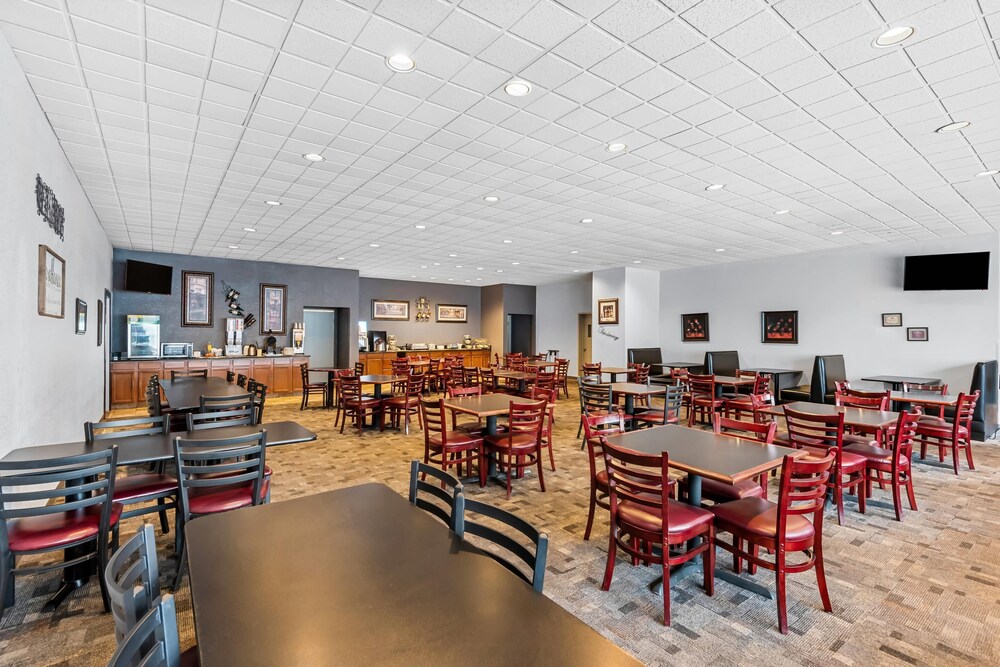 Quality Inn Fort Dodge 35/59
