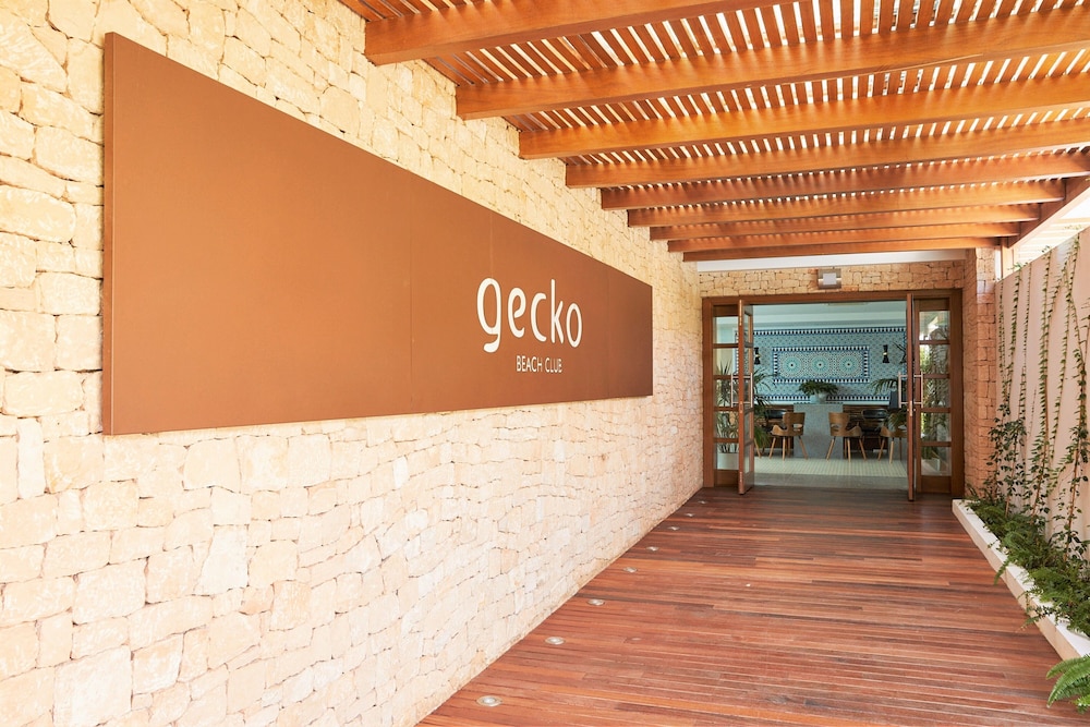 Gecko Hotel and Beach Club 4/50