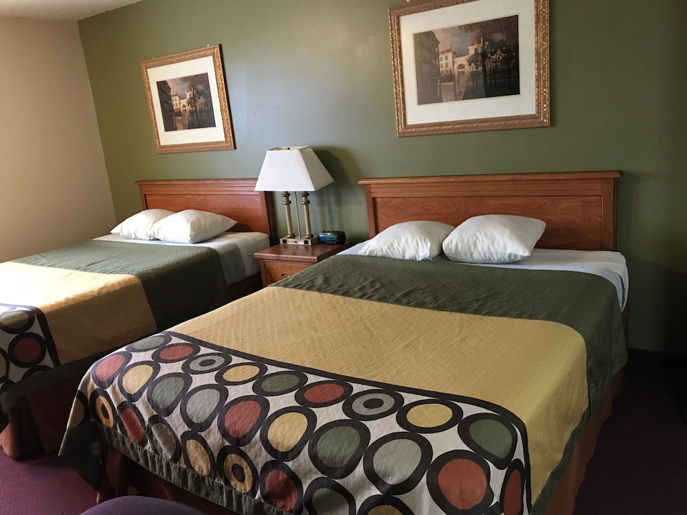 Heartland Hotel And Suites 21/62