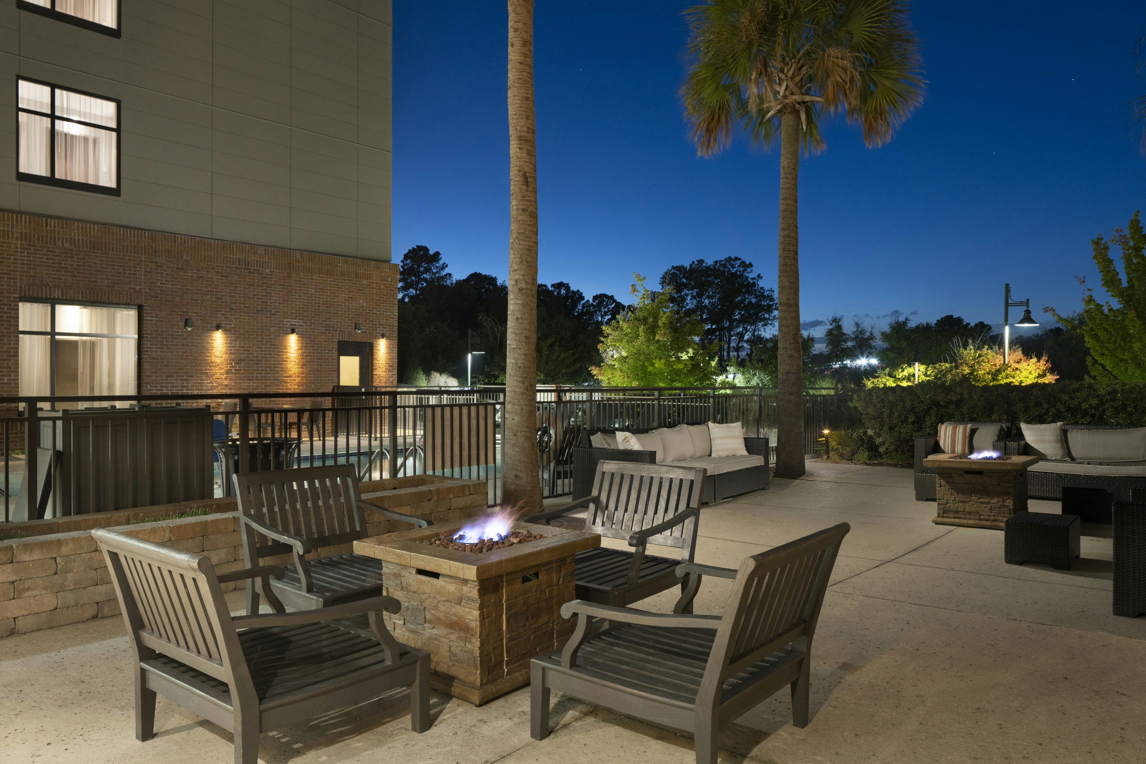 DoubleTree by Hilton Charleston Riverview 18/20