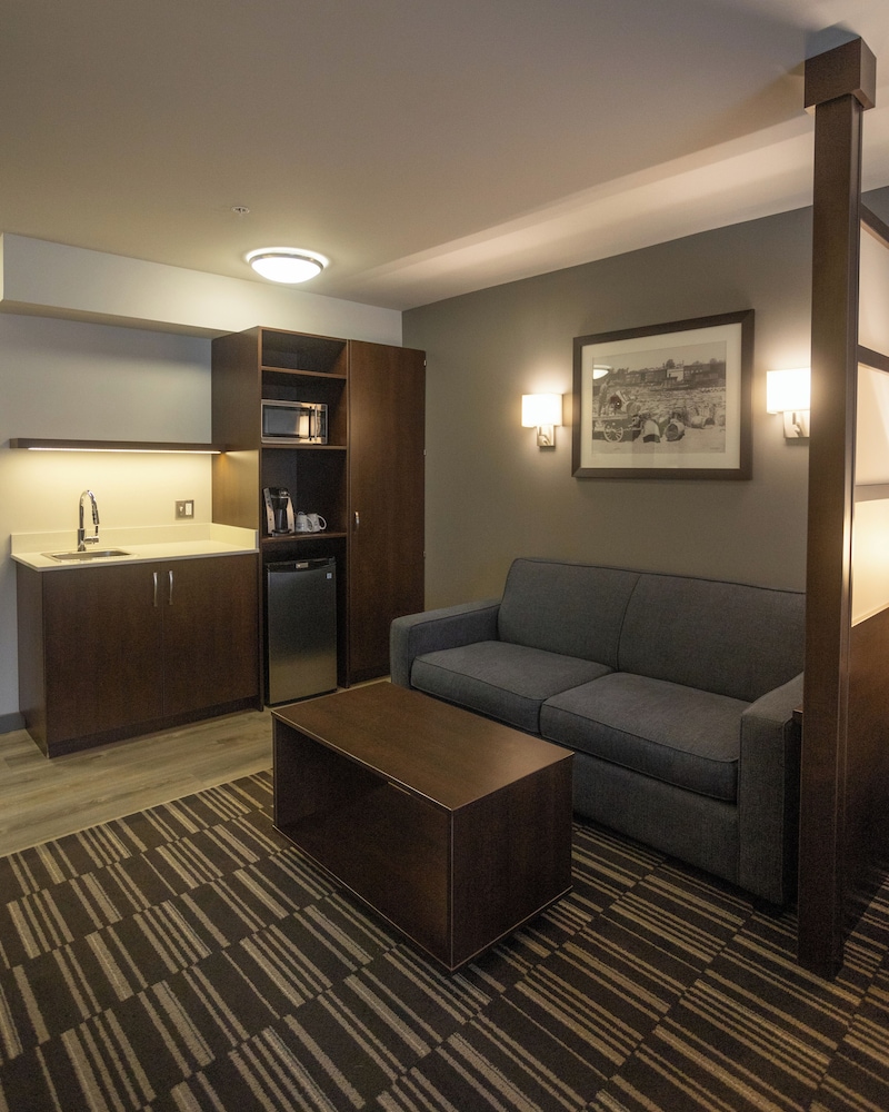 Microtel Inn & Suites by Wyndham Mont Tremblant 30/50