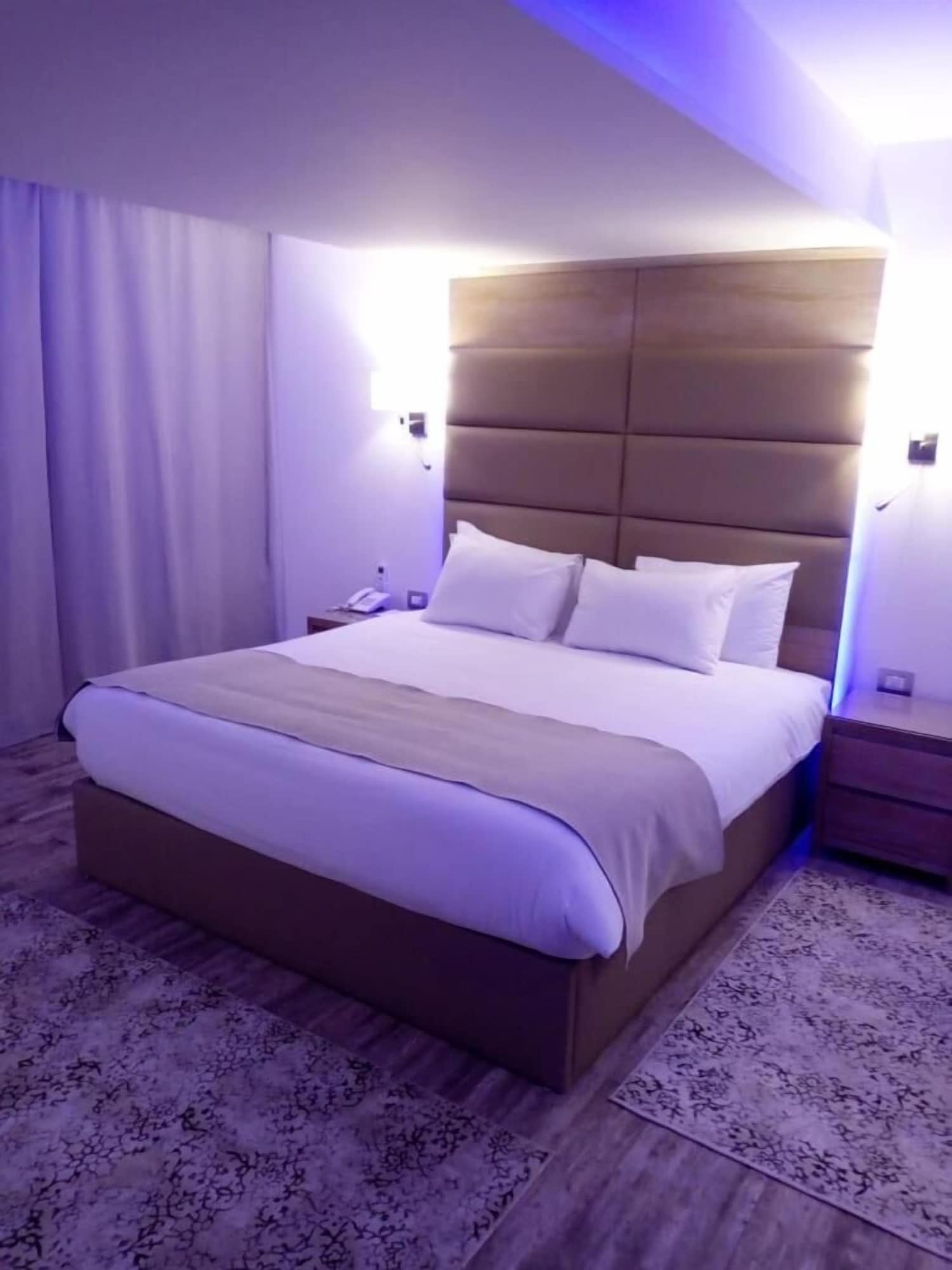 CITY, STUDIO, QUEEN BED
