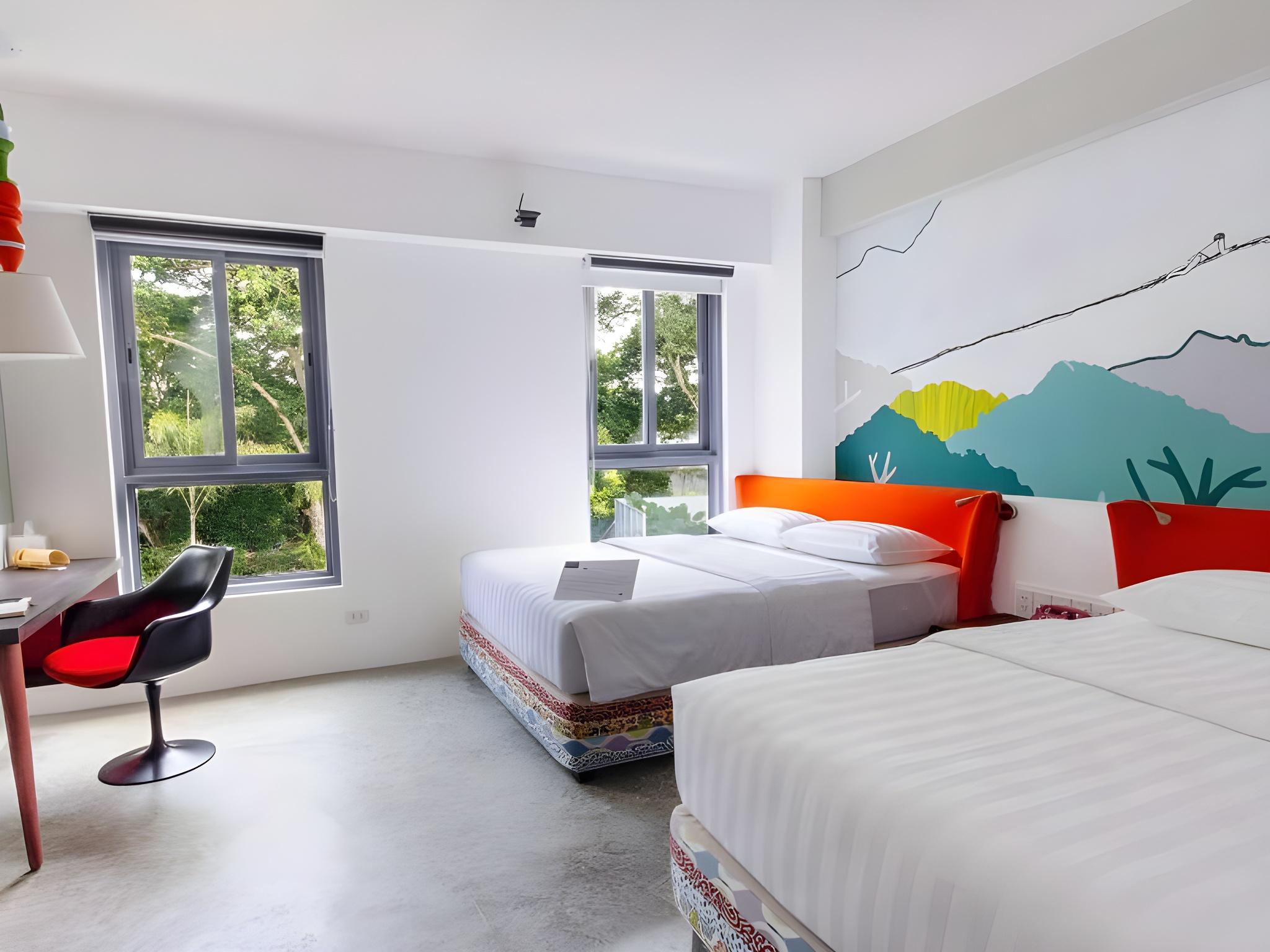 Premier, Twin Beds