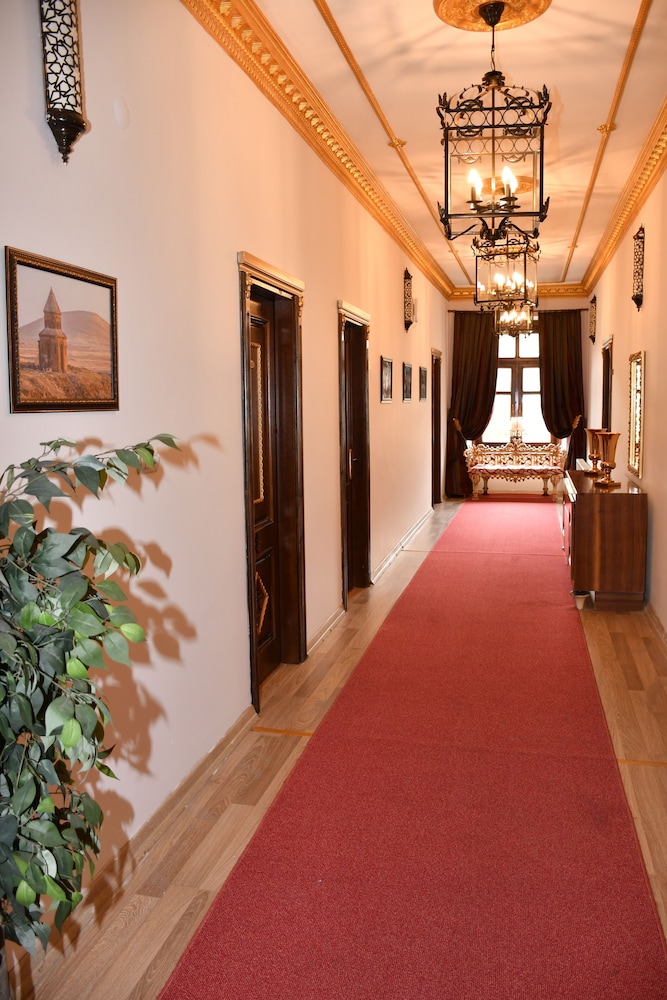 Hotel Katerina Sarayi 29/38