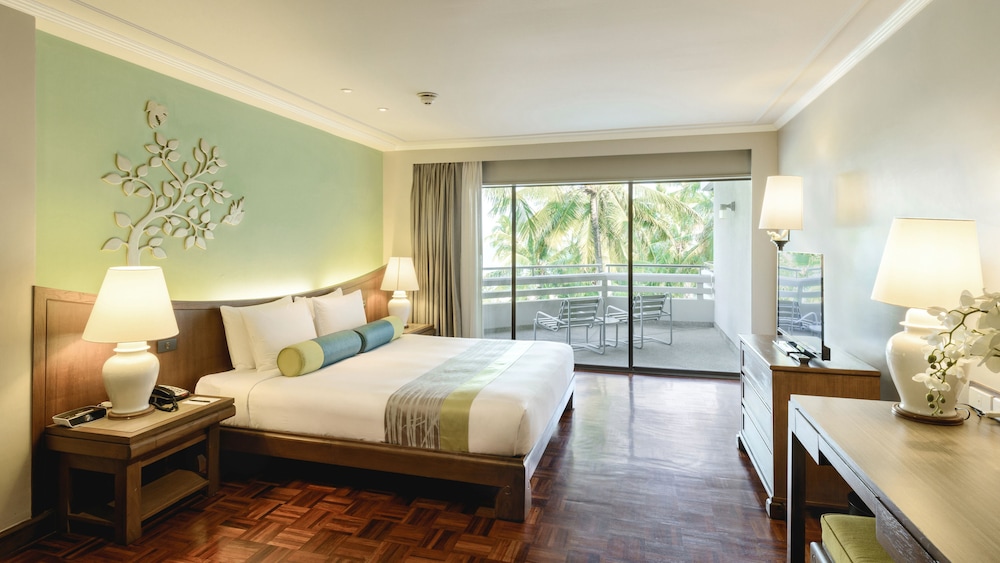 The Regent Cha Am Beach Resort 20/75