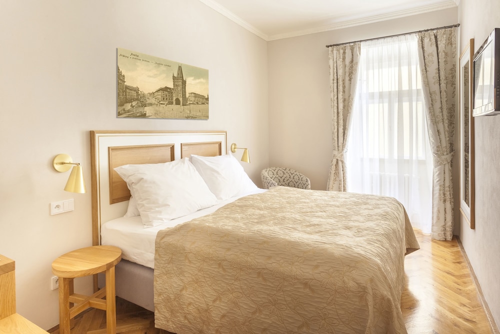 Hotel U Zlatych Nuzek 15/71