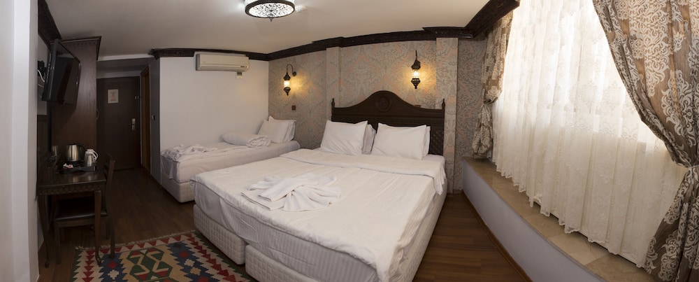 Mytra Hotel 2/50