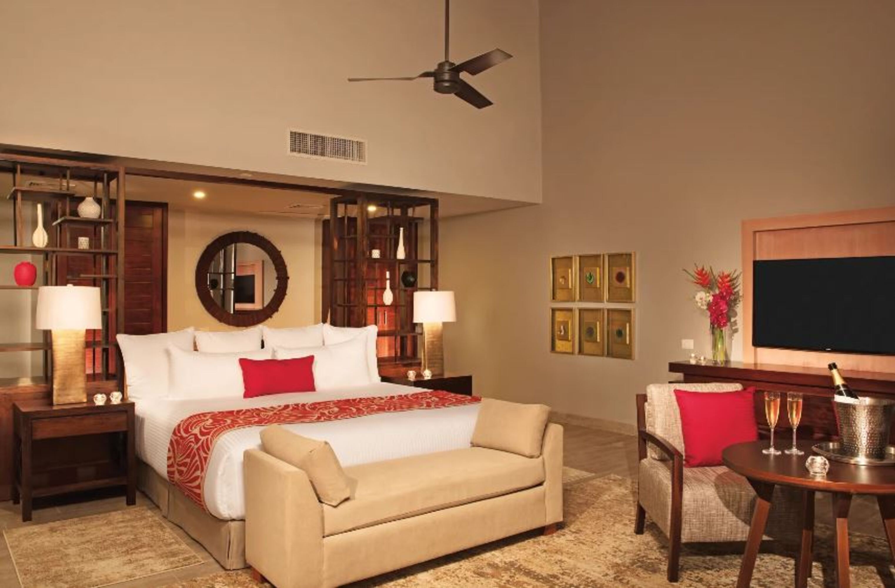 Preferred Club, Master, Suite