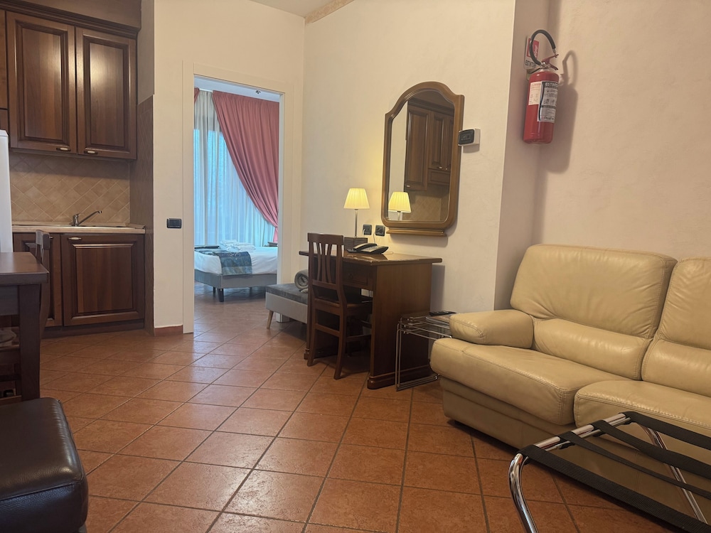 Euro House Inn Airport Hotel Residence 49/72