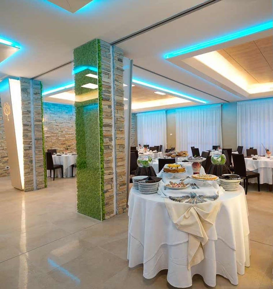 ELE Green Park Hotel Pamphili 44/65